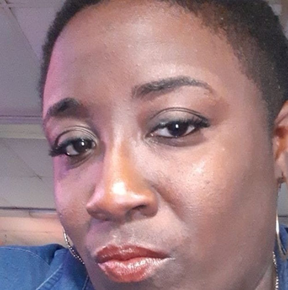 Meet your Posher, Shana